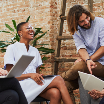 Być częścią czegoś większego, czyli identyfikowanie się pracowników z&nbsp;organizacją – wnioski z&nbsp;debaty